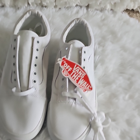 Vans White Women's Sneakers - Picture 4 of 6